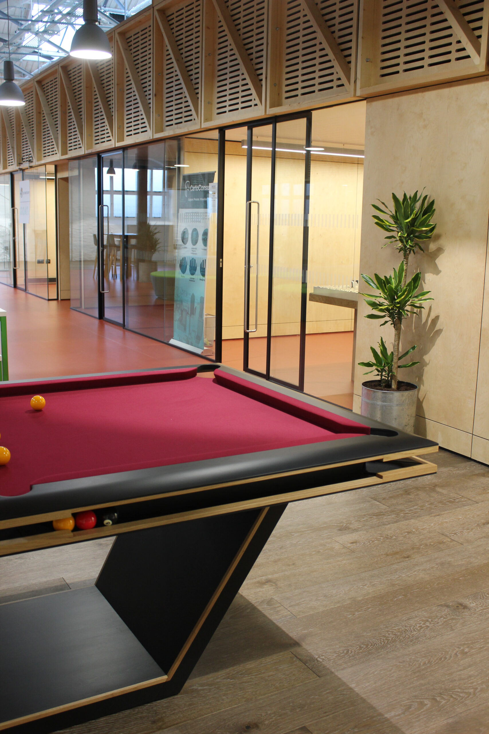 8ft English Sphinx Pool Table 8ft English Sphinx Pool Table